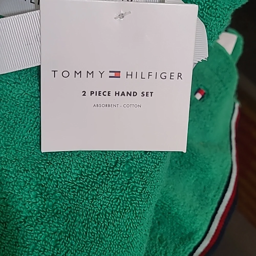 Tommy Hilfiger Bath Towel Set